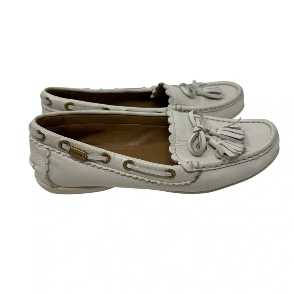 Coach Tassel Women’s Size 6.5 Pebble Grain Leather Ivory Loafers